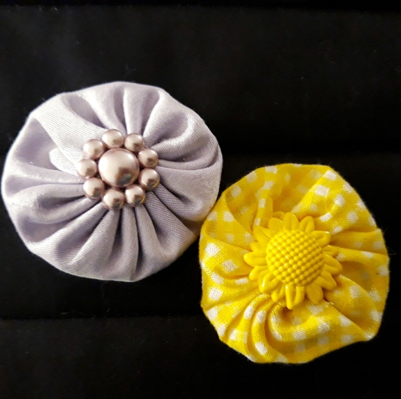 Vintage Handmade Floral Button and Fabric Brooch Pin - Bundle of 4 - Picture 3 of 5